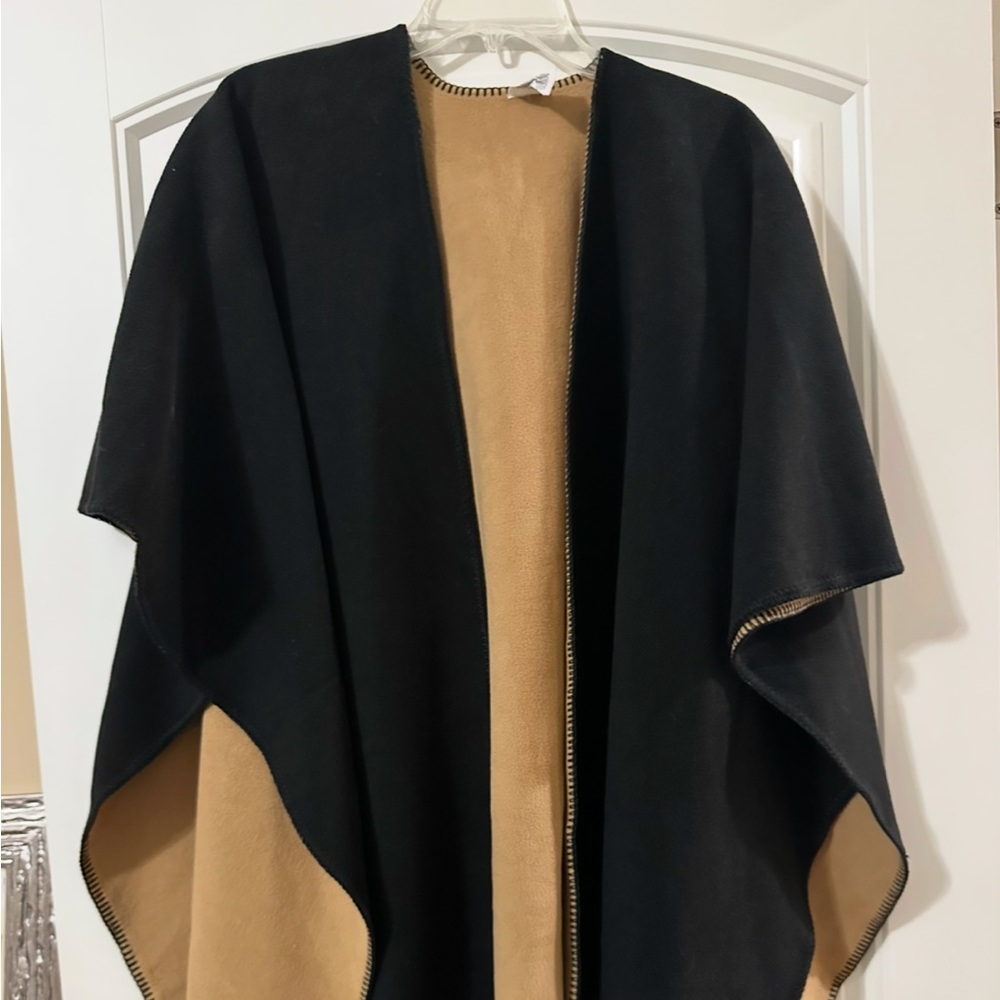 Reversible Black and Tan Cape
